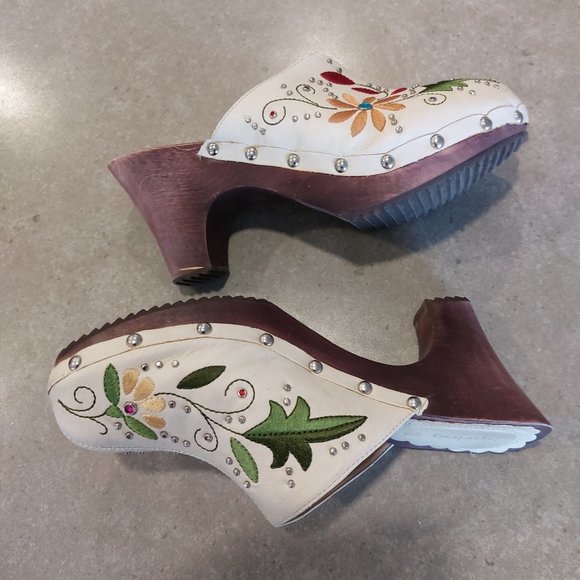 SPRING Women's Ivory Floral Embroidered Leather Platform Mules/Clogs Size 7.5M - Picture 9 of 10